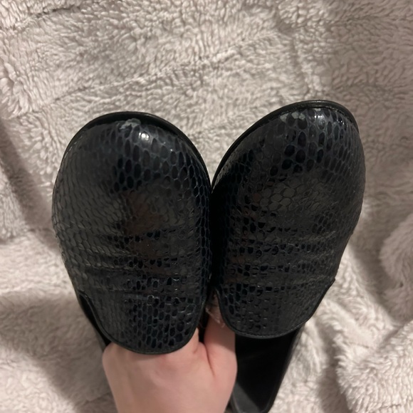 STUART WEITZMAN - Picture 4 of 14